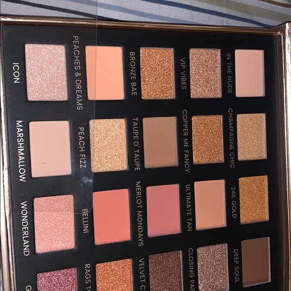 Eye Shadow Palette - Picture 6 of 6